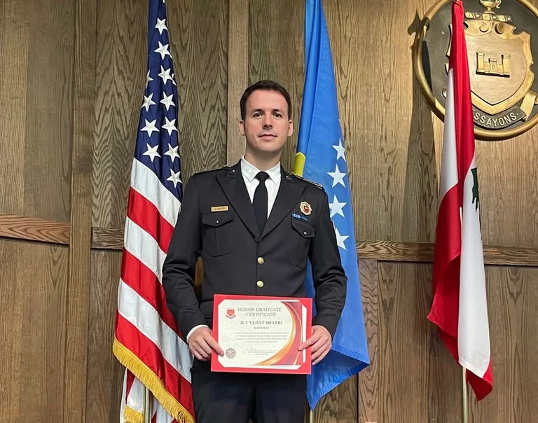 KSF Officer erhält US Honor Graduate Award