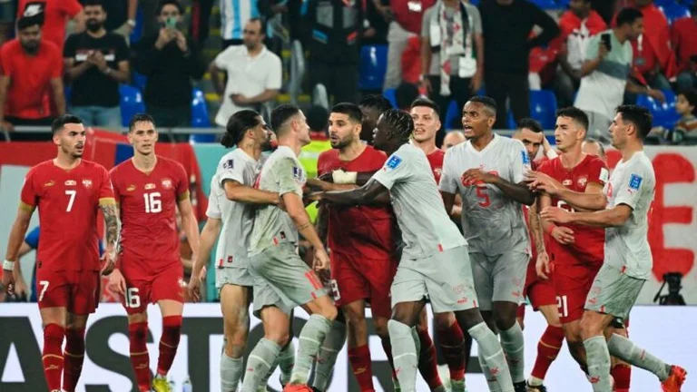 U n EFA punisce la Federazione calcistica della Serbia per incidenti in partite con la Svizzera, la Danimarca