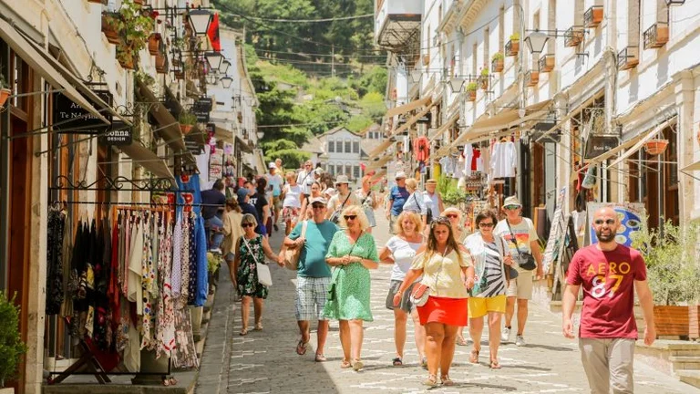 Revenus touristiques enregistrés, étrangers dépensés en Albanie près de 4 milliards d'euros en neuf mois