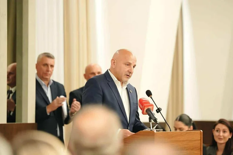 El empresario Ramush Ahmetaj en la lista AAK tiene 109
