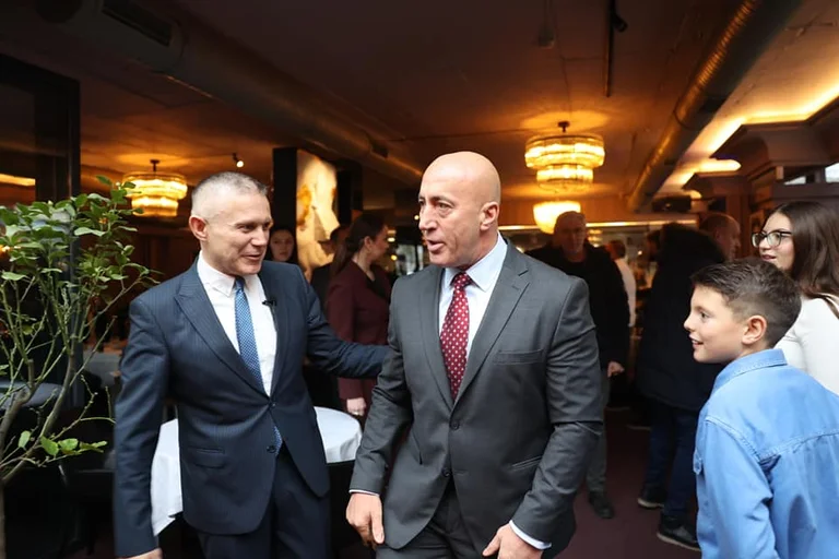 Haradinaj pour le livre de Burim Ramadani : Une pièce précieuse de la réalité géopolitique moderne