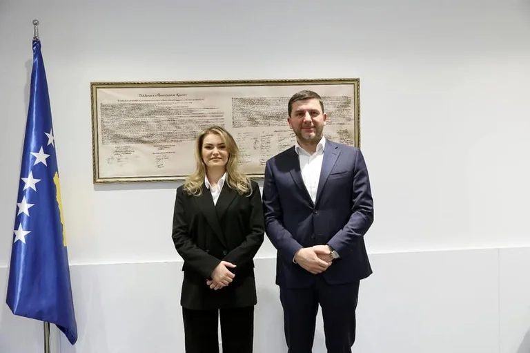 Krasniqi anuncia que el PDK se ha unido a la vida de Zymberi Selmani