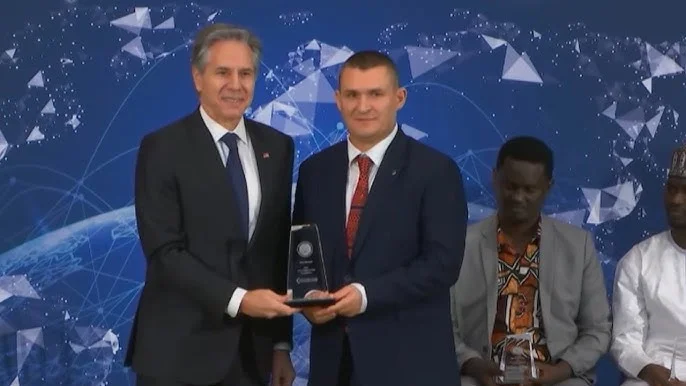 He's been declared the DAS Anti-corruption Champion, the British Embassy wishes Altin Duman