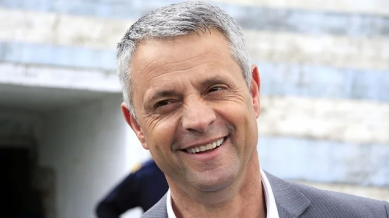 Bobbie Sokoli se une a la política, aderon en Vetevendosje