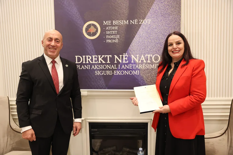 Prof. Dr. Emina Daci Zamenu se une a AAK