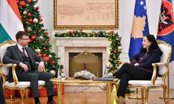Ministro húngaro de Osmani: Kosovo comprometido con la investigación completa del ataque de Zubin Potok