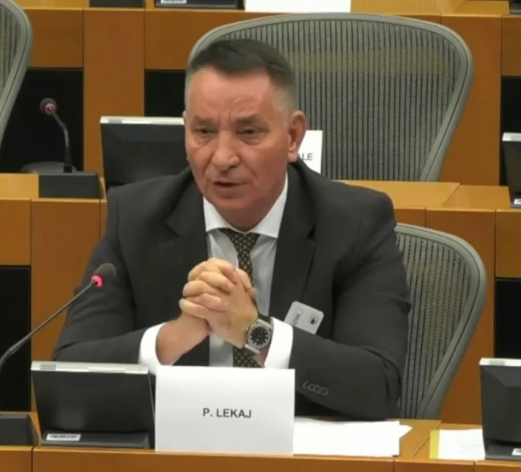 Lekaj du Parlement européen: le Kosovo supprime les sanctions, la Serbie doit être punie