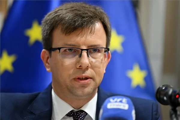 Osmani hosts Hungarian minister standing in Kosovo today