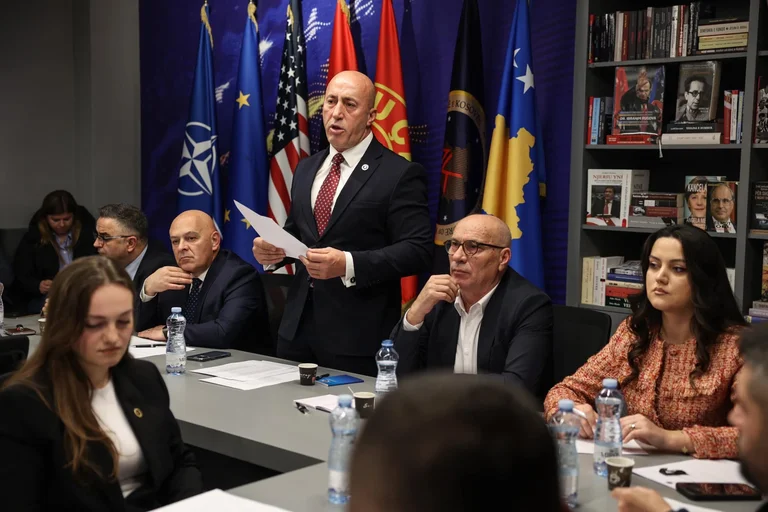 AAK approuve la liste des candidats pour les députés, Haradinaj: l'adhésion à l'OTAN deviendra une réalité avec cette équipe