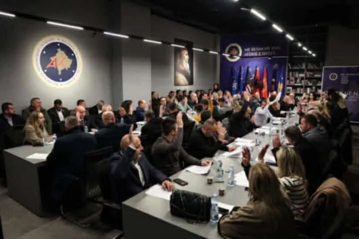 Uomo d'affari Ramush Ahmetaj, AAK MP candidato