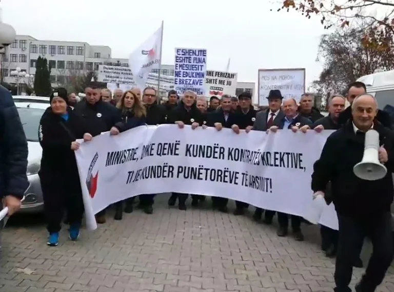 La manifestation de SBASK commence
