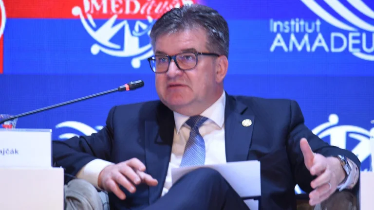 Lajcak: Kosovo experimentó un ataque terrorista punible contra infraestructuras críticas