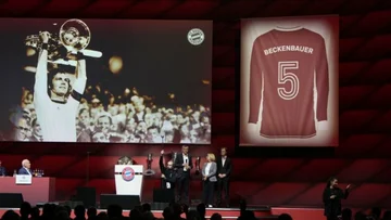 Baiern München zieht die Nummer 5 Fanella in Ehren von Beckenbauer zurück