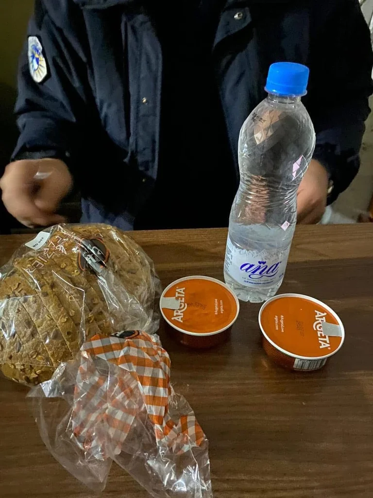 Los policías mantienen horarios con no estados, Demhaya publica fotos de comida policial en el norte