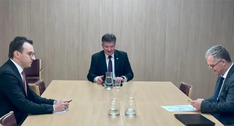 Die EU bestätigt: Neue Dialogrunde zwischen Kosovo, Serbien am 17. Dezember