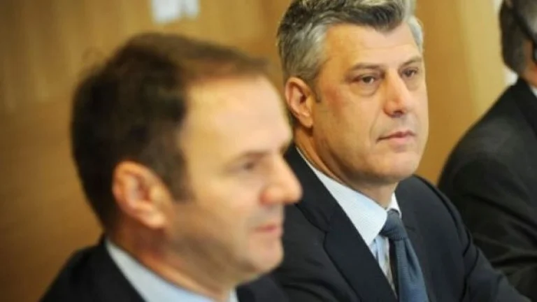 “Udhëzime dhe takime me dëshmitarë”, detaje nga aktakuza e re ndaj Thaçit dhe bisedat me Hajredin Kuçin