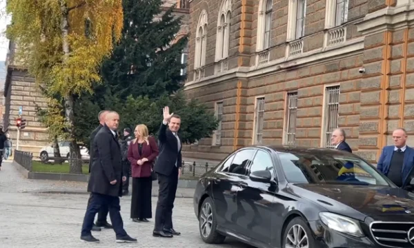 Kurti meets with two Bosnian Presidency members