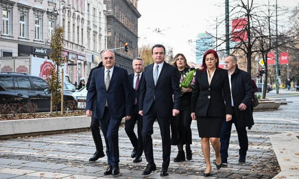 Kurt à Sarajevo escorte Martin Berisha, soupçonné de liens avec la mafia énergétique et le blanchiment d'argent