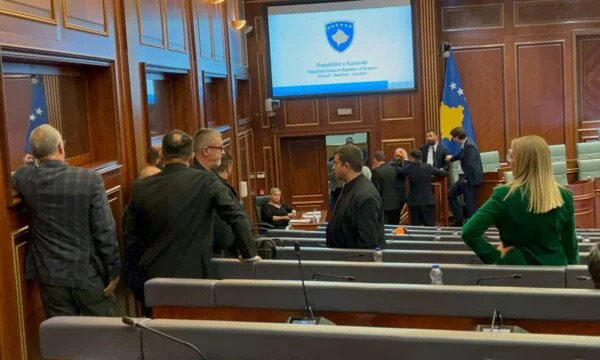 VV silenced in June when the Serbian List had gone to the Assembly only to be signed