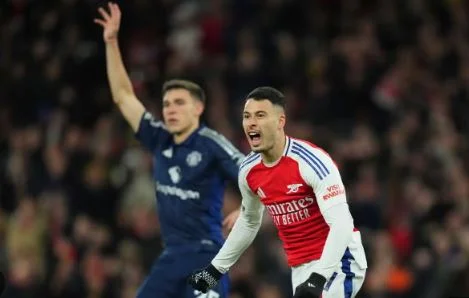 Arsenal ajoute trois points de plus au compte, bat Manchester United