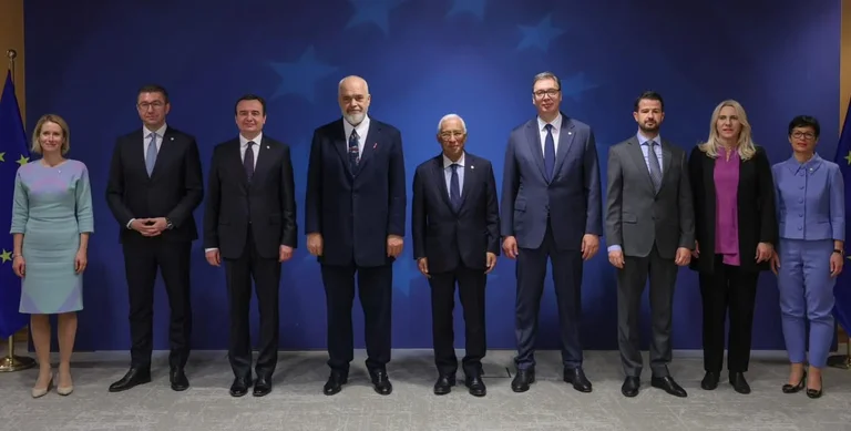 Together at dinner five days after the attack on Iber Lepenc, the photo of Kurti, Vuciqi and other Balkan leaders with EU leaders