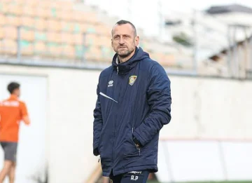 Abschaffen durch den Kosovo Cup, Faruk Statovic des Balkantrainers tritt aus dem Club zurück