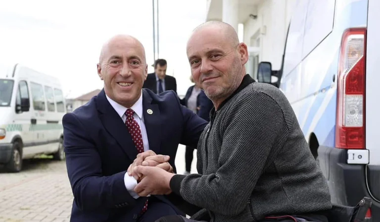Haradinaj promete pensiones de 500 euros para personas con necesidades especiales