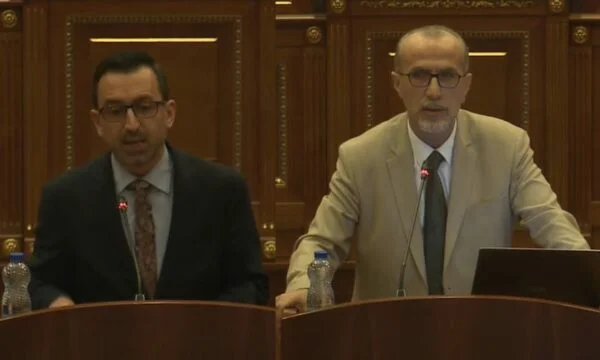 “Pis”, “hen”, Haxhiu and Basha are burdened with words at the session