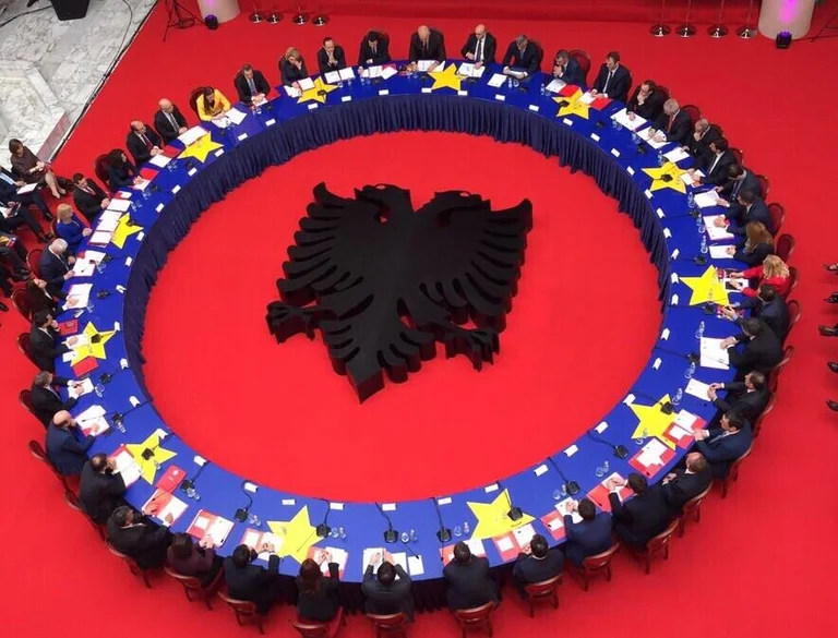 A group of activists from the diaspora have a request for Albanian leaders: Develop a common strategy to protect national interests