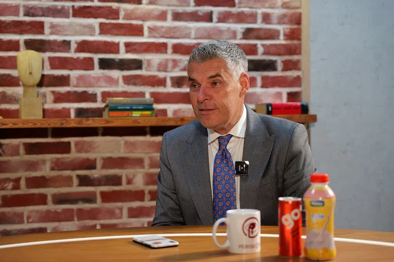 Kastrati después de que Kurt atacó a Thaci: Racc, Hashimi y Kadria han venido a Serbia con fusiles.