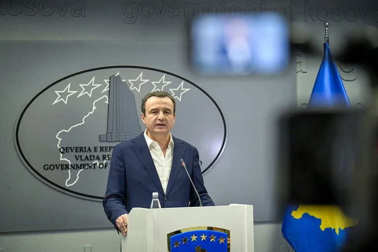 La explosión de Iber Lepenc, Kurt hoy se dirige a la gente de nuevo
