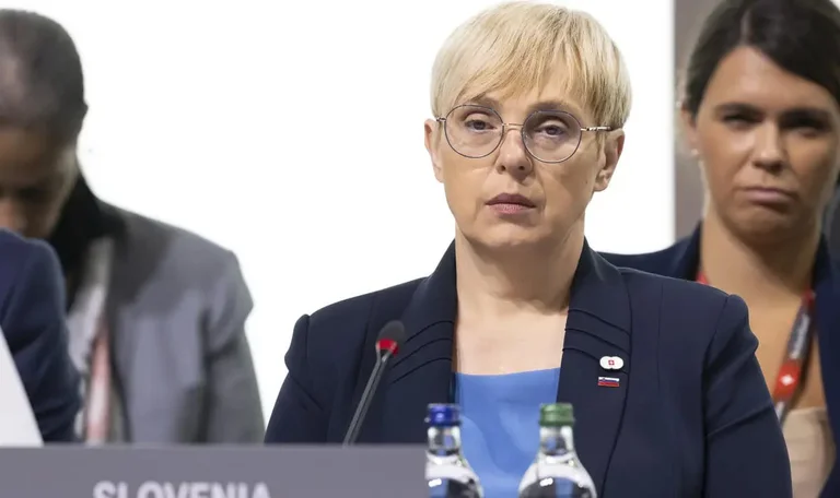 Le président slovène réagit brusquement, appelle le ruissellement et lâche l'attaque sur le canal d'eau à Zubin Potok