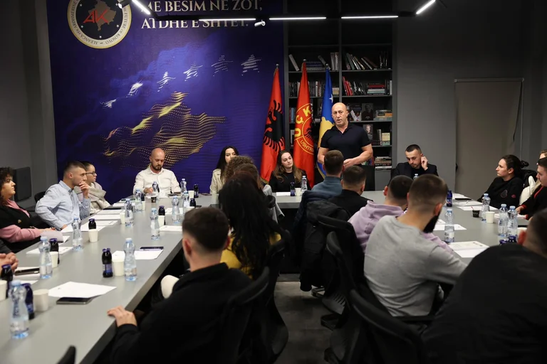 Haradinaj : La jeunesse de l'Alliance prête à être le pilier du changement pour gagner le Kosovo