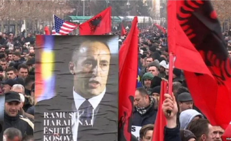 12 ans où l'innocence de l'Hommage de La Haye, Haradinaj, a été prouvée: je crois en l'innocence même de ceux qui sont actuellement là