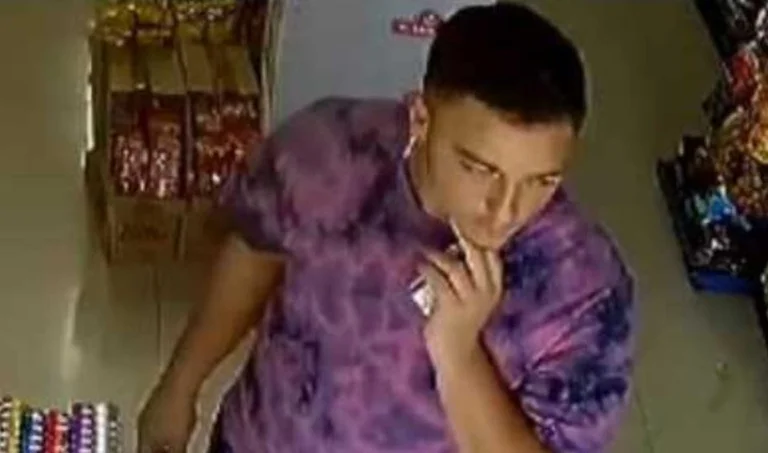 Si vous voyez cette personne appeler la police