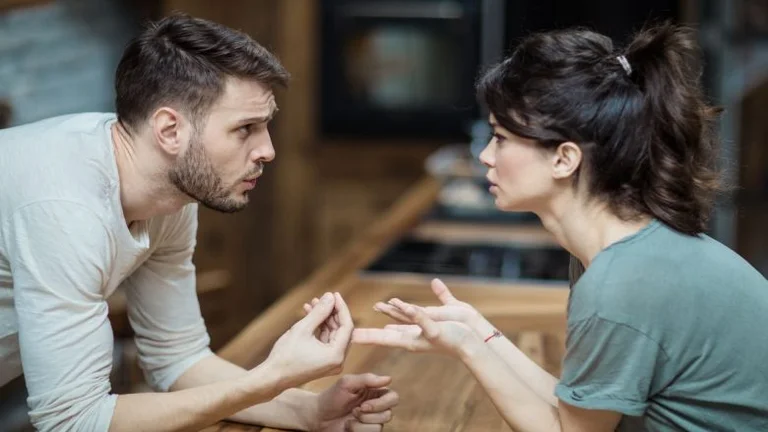 Personne n'est coupable: Comment obtenir après un dur combat avec votre partenaire