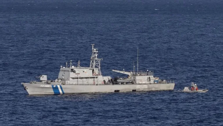 Quatre morts après le naufrage en Grèce