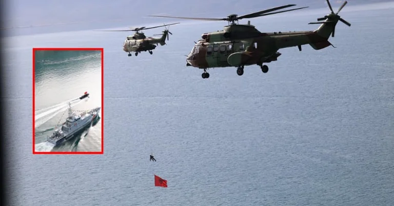 Armée albanaise avec spectacles dans le ciel et la mer de Vlora en l'honneur du 112e anniversaire