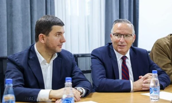 Krasniqi: Pas de meilleur Premier ministre au Kosovo que Bedri Hamza