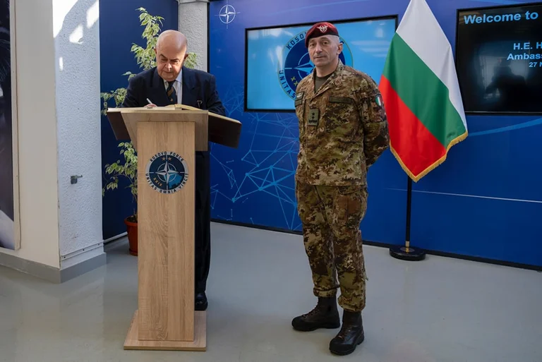 Commandant de la KFOR, Ambassadeur de Bulgarie