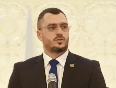 Cent mille euros au frère de Pacolli, AAK Krasniqi: Peci est GUXOika