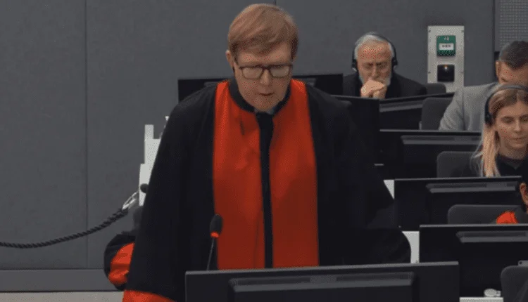 L'avocat de Wessel : Nous avons l'impression que la cour essaie de le blâmer.