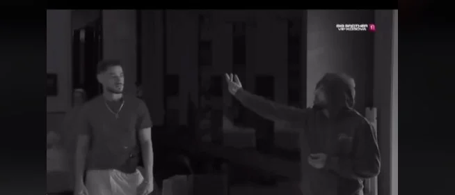 L'impact physique entre Xux et Kevin s'est arrêté ?