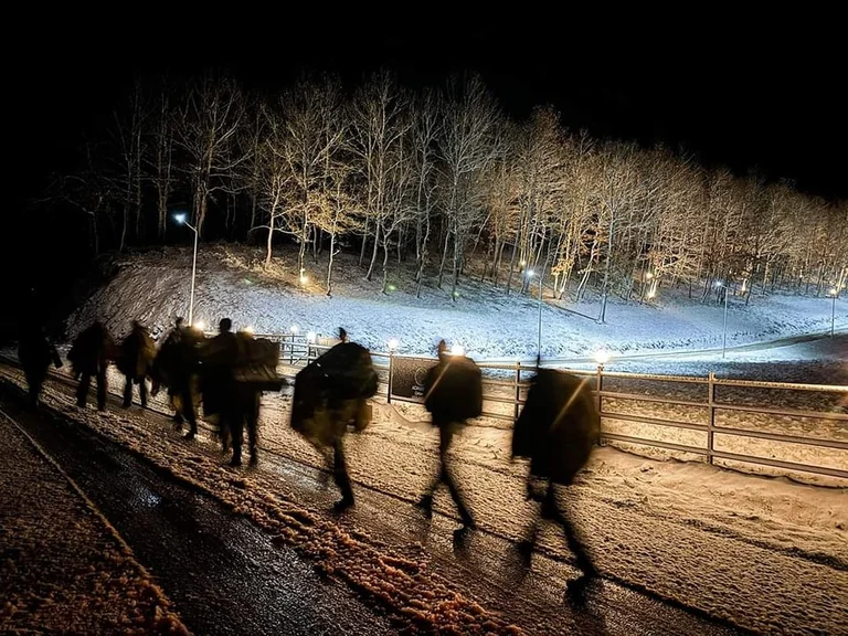 Dans de graves conditions atmosphériques, les cadets du KSF terminent la marche de 12,8 km (Pamje)