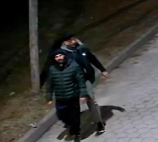 La police annonce la recherche de personnes que vous voyez sur la photo