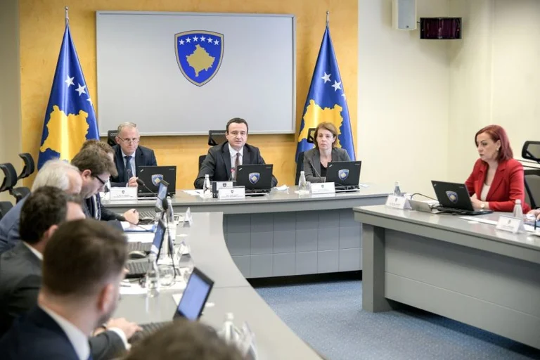 IKD: Ministrat injorojnë Kuvendin dhe shkelin Rregulloren, Gërvalla-Schwarz më e padisiplinuara