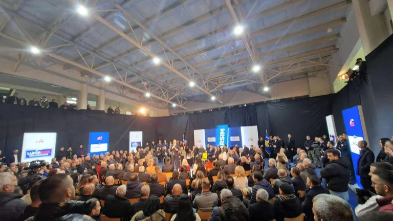 Abdixhiku élargit aujourd'hui le programme d'éducation Vushtri