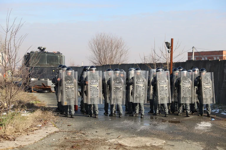 Police, KFOR, EULEX réalisent un exercice conjoint