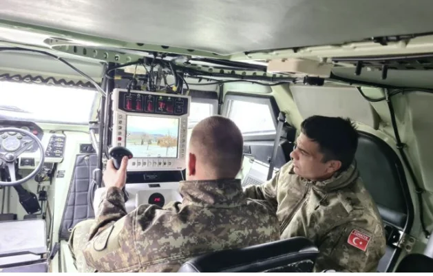 KSF formé à l ' utilisation du système d ' armes de pointe SARP