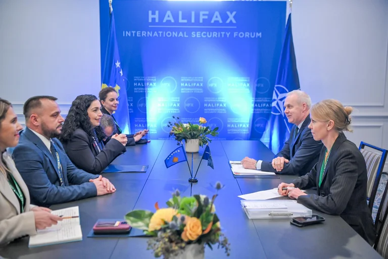 Osmani, Ruge parlent du chemin du Kosovo vers l'avenir euro-atlantique